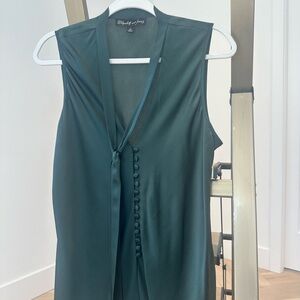 Elizabeth and James green Sleeveless Blouse size large